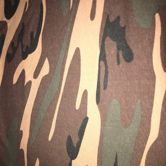 Game Winner Ladies Camoflauge Shirt - Picture 4 of 8